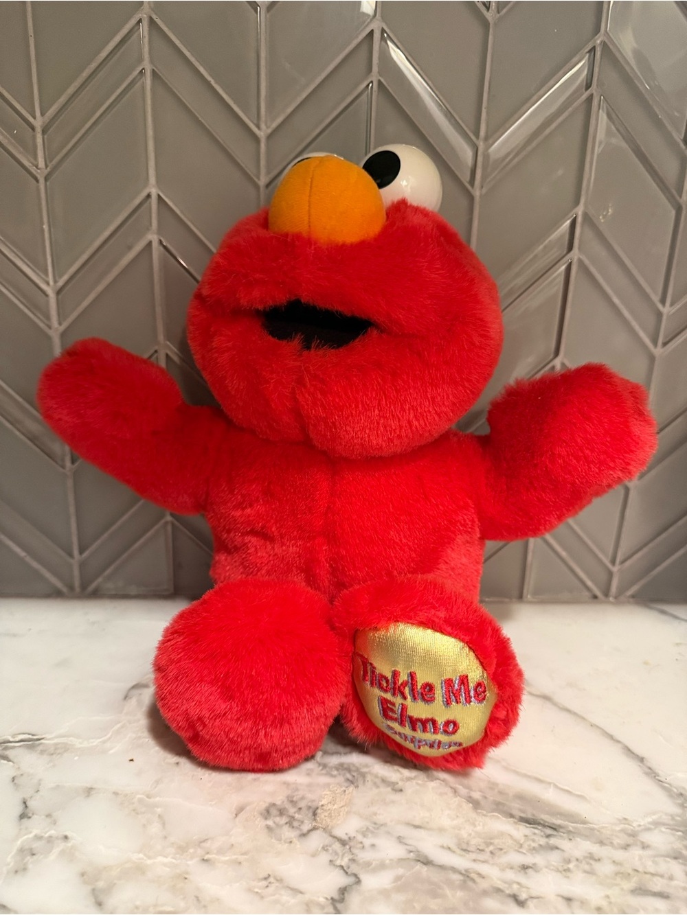 $14 ADD ON TICKLE ME ELMO Vintage Sesame Street Tickle Elmo Suprise 2000 plush